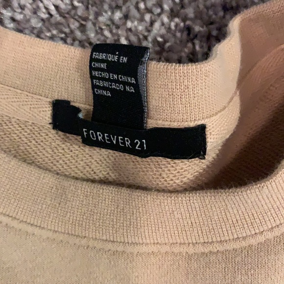 Forever 21 cream colored crew neck - Picture 5 of 5